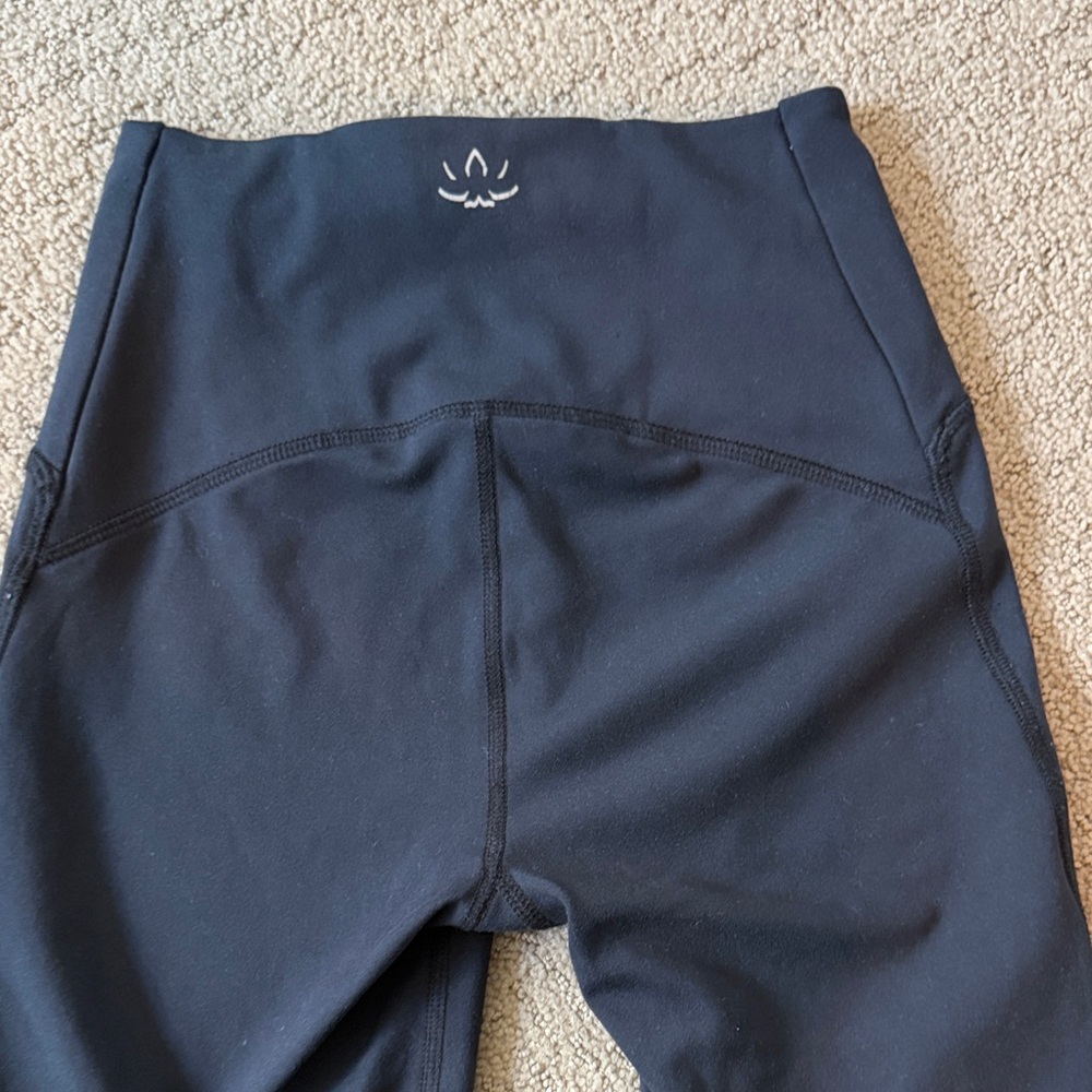 Beyond Yoga Midnight Black High-Waist Leggings - Picture 3 of 4
